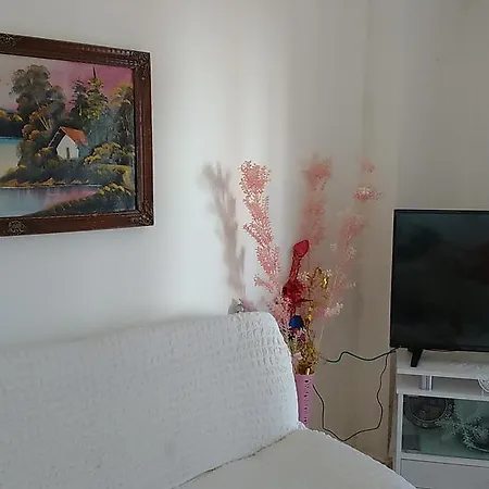Apollon Apartment *